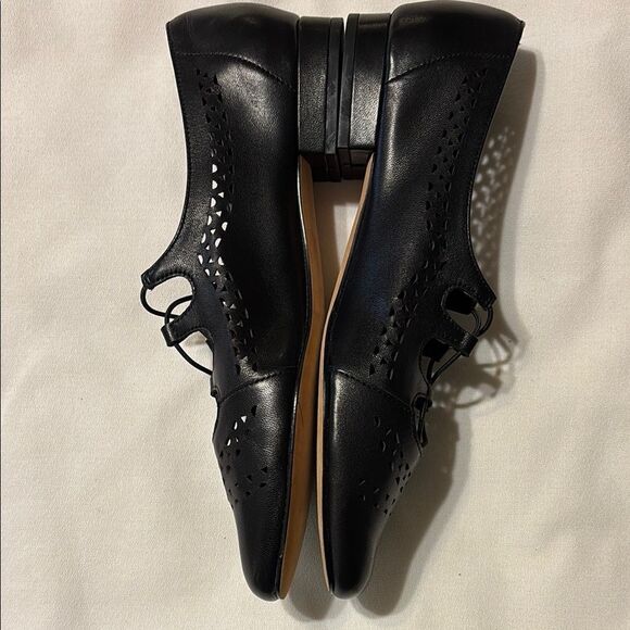 Vaneli Black Loafers with Broguing and Ribbon Laces - Picture 4 of 6